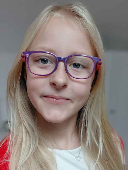 Emma Dvořáková portrait